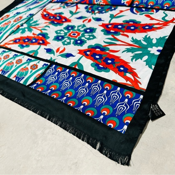 Vintage Oblong Scarf Shawl 100% Silk 28"x67" Floral‎ Black Trim Fringe Turkey - Picture 2 of 8